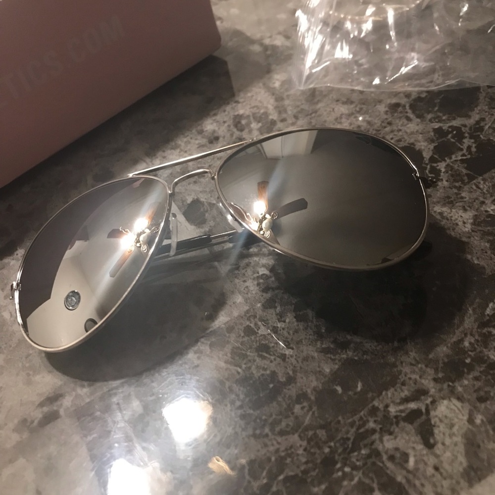 Silver mirrored sunglasses easter only sale! - Picture 5 of 6